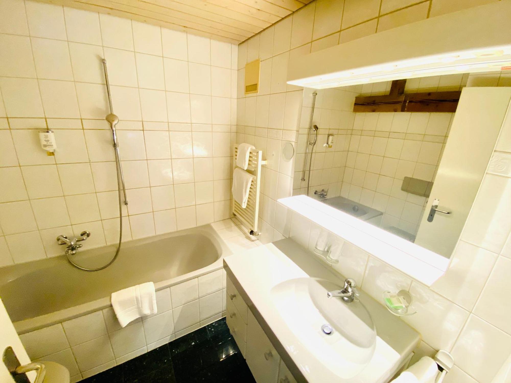 Gasthof Kreuz Egerkingen Phòng bức ảnh